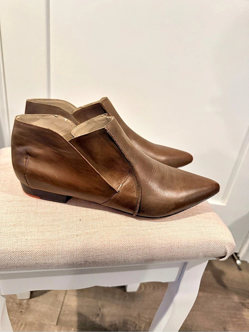 Joe’s 9.5W Brown Pointed-Toe Ankle Booties
